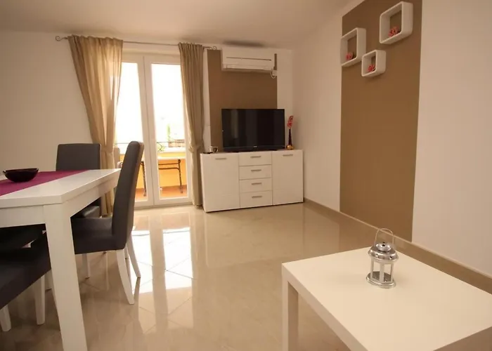 Gorica Ii A2-1 Br-5 By Interhome