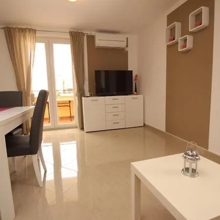 Gorica Ii A2-1 Br-5 By Interhome